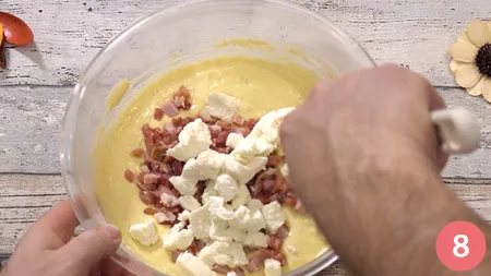 aggiungere la mozzarella e amalgamare