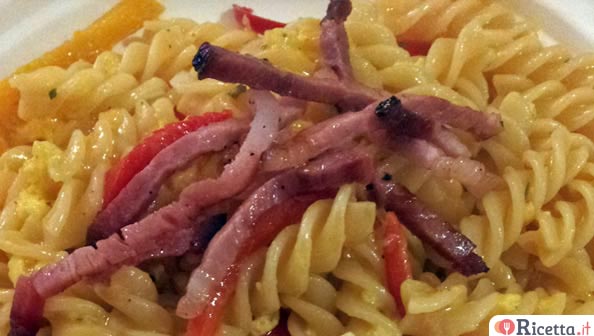 FUSILLI IN CREMA DI ZUCCA E SPECK - Giallozafferano