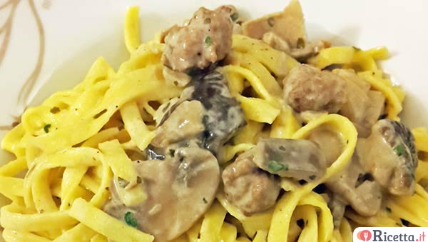 Pasta con funghi porcini e salsiccia recipes Pasta con funghi porcini e salsiccia recipes