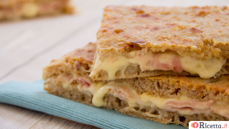 Focaccia alla romana farcita