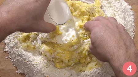 amalgamare qualche secondo e aggiungere il latte