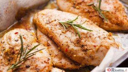 Petto di pollo al forno: 3 ricette facili e veloci