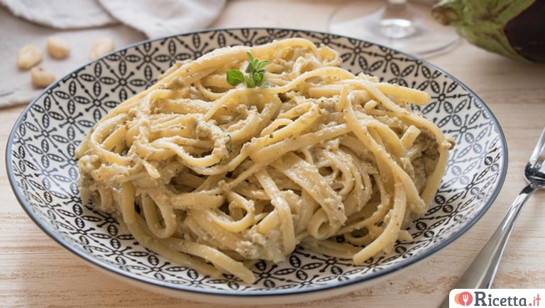 Ricetta pasta al pesto di melanzane